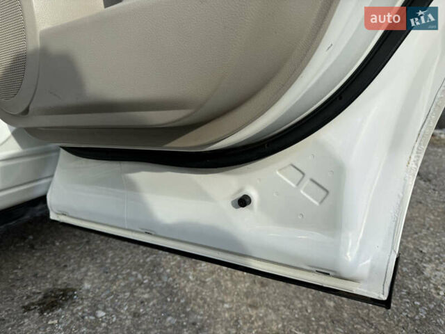 Білий Мазда СХ-7, об'ємом двигуна 2.49 л та пробігом 350 тис. км за 8200 $, фото 36 на Automoto.ua