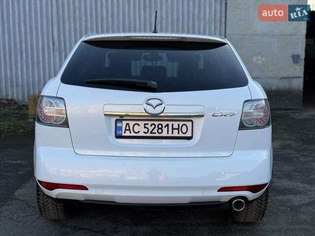 Белый Мазда СХ-7, объемом двигателя 2.2 л и пробегом 180 тыс. км за 11000 $, фото 3 на Automoto.ua