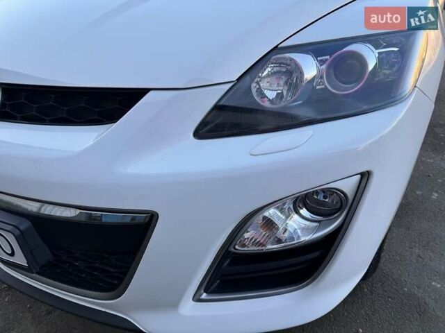 Белый Мазда СХ-7, объемом двигателя 2.2 л и пробегом 180 тыс. км за 11000 $, фото 6 на Automoto.ua