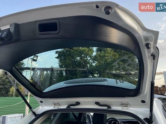 Белый Мазда СХ-7, объемом двигателя 2.26 л и пробегом 73 тыс. км за 13900 $, фото 21 на Automoto.ua