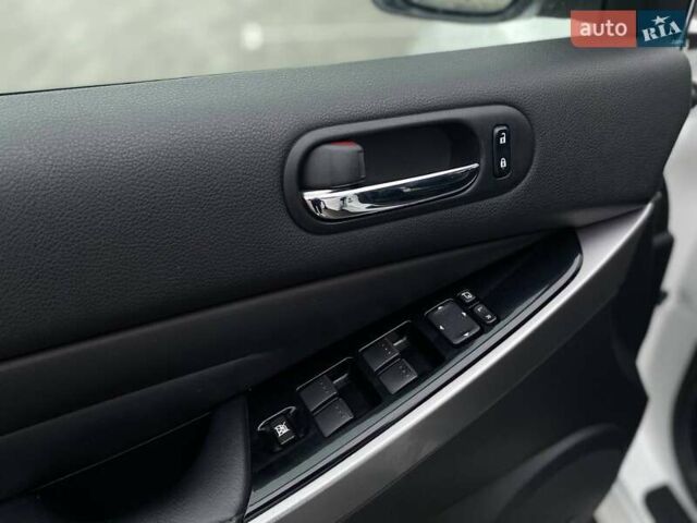 Білий Мазда СХ-7, об'ємом двигуна 2.3 л та пробігом 218 тис. км за 7990 $, фото 19 на Automoto.ua