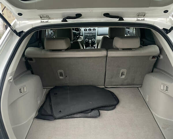 Белый Мазда СХ-7, объемом двигателя 2.49 л и пробегом 301 тыс. км за 7800 $, фото 18 на Automoto.ua