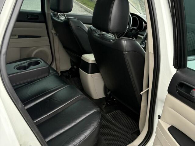 Білий Мазда СХ-7, об'ємом двигуна 2.5 л та пробігом 169 тис. км за 10000 $, фото 6 на Automoto.ua