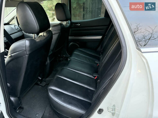 Белый Мазда СХ-7, объемом двигателя 2.18 л и пробегом 229 тыс. км за 10500 $, фото 23 на Automoto.ua