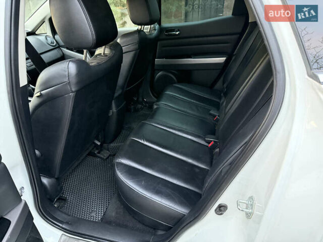 Белый Мазда СХ-7, объемом двигателя 2.18 л и пробегом 229 тыс. км за 10500 $, фото 22 на Automoto.ua