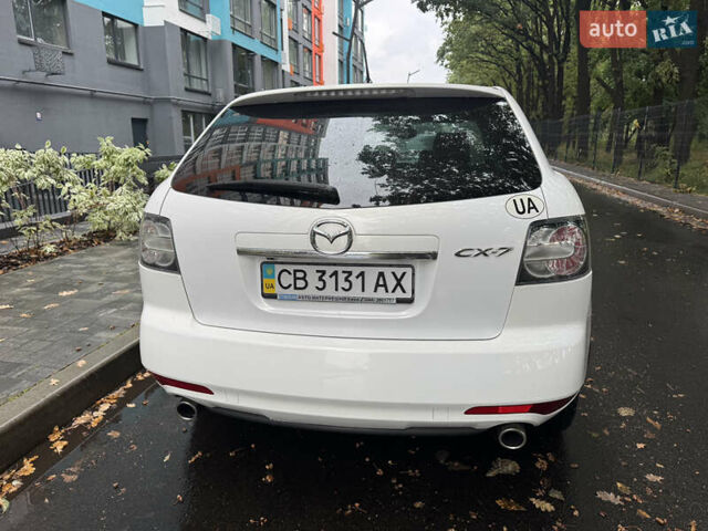 Белый Мазда СХ-7, объемом двигателя 2.26 л и пробегом 135 тыс. км за 12100 $, фото 3 на Automoto.ua