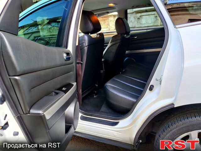 Белый Мазда СХ-7, объемом двигателя 2.3 л и пробегом 173 тыс. км за 9500 $, фото 6 на Automoto.ua