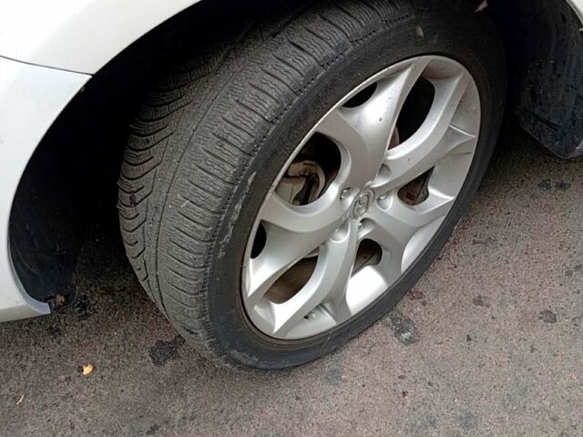 Белый Мазда СХ-7, объемом двигателя 2.3 л и пробегом 175 тыс. км за 8000 $, фото 5 на Automoto.ua