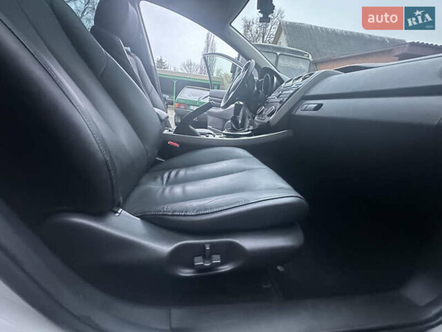 Білий Мазда СХ-7, об'ємом двигуна 2.2 л та пробігом 243 тис. км за 10999 $, фото 34 на Automoto.ua