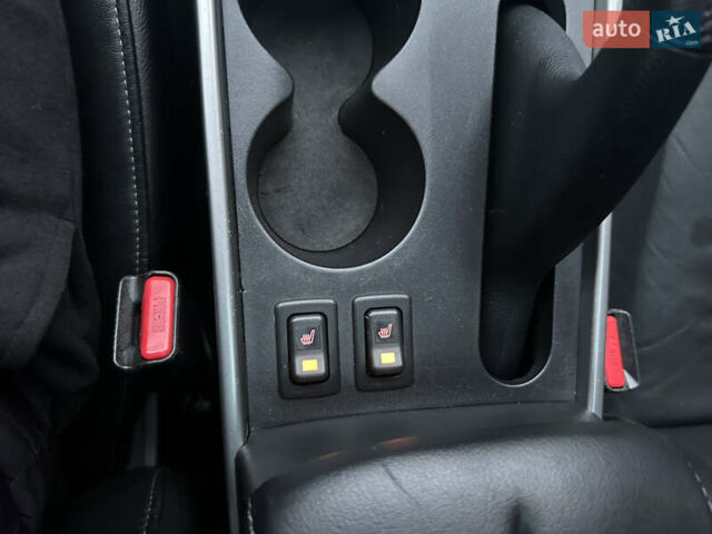 Білий Мазда СХ-7, об'ємом двигуна 2.2 л та пробігом 243 тис. км за 10999 $, фото 47 на Automoto.ua