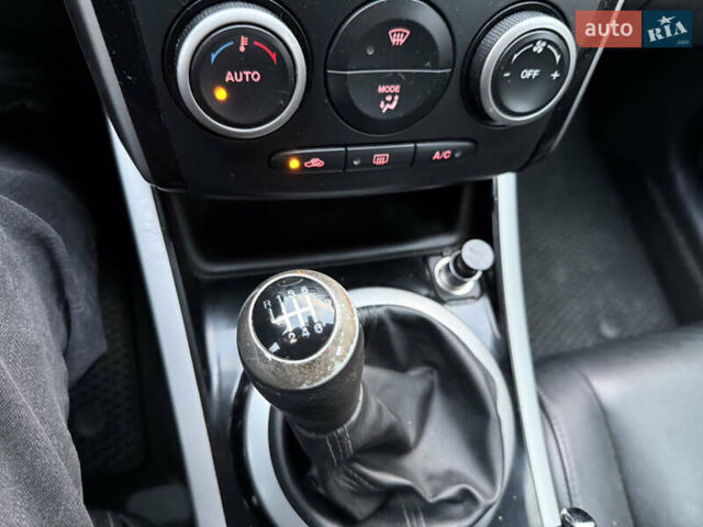 Белый Мазда СХ-7, объемом двигателя 2.18 л и пробегом 229 тыс. км за 10500 $, фото 32 на Automoto.ua