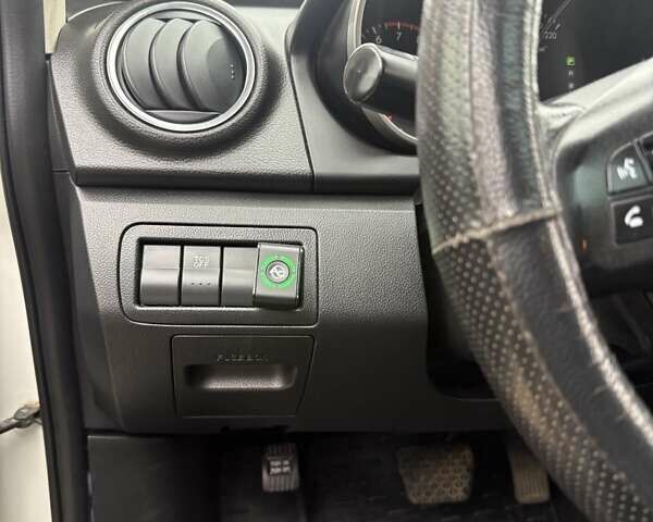 Белый Мазда СХ-7, объемом двигателя 2.49 л и пробегом 151 тыс. км за 10900 $, фото 23 на Automoto.ua