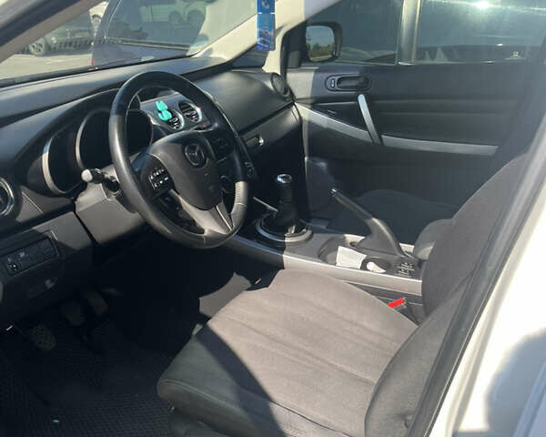 Белый Мазда СХ-7, объемом двигателя 2.2 л и пробегом 230 тыс. км за 8900 $, фото 6 на Automoto.ua