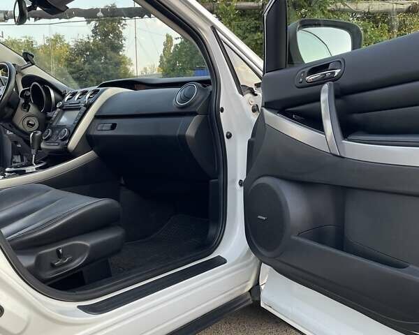 Белый Мазда СХ-7, объемом двигателя 2.26 л и пробегом 73 тыс. км за 13900 $, фото 8 на Automoto.ua