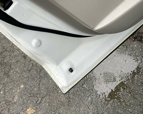 Белый Мазда СХ-7, объемом двигателя 2.49 л и пробегом 301 тыс. км за 7800 $, фото 24 на Automoto.ua