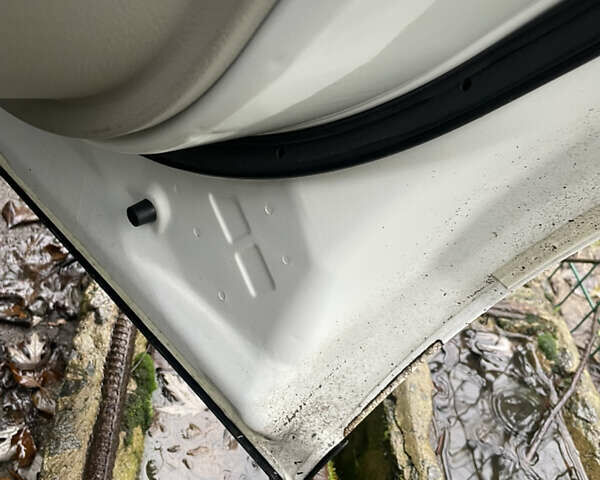 Белый Мазда СХ-7, объемом двигателя 2.49 л и пробегом 301 тыс. км за 7800 $, фото 20 на Automoto.ua