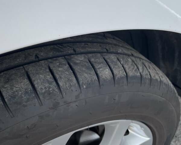 Белый Мазда СХ-7, объемом двигателя 2.26 л и пробегом 73 тыс. км за 13900 $, фото 16 на Automoto.ua