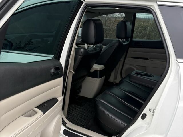 Білий Мазда СХ-7, об'ємом двигуна 2.5 л та пробігом 169 тис. км за 10000 $, фото 7 на Automoto.ua