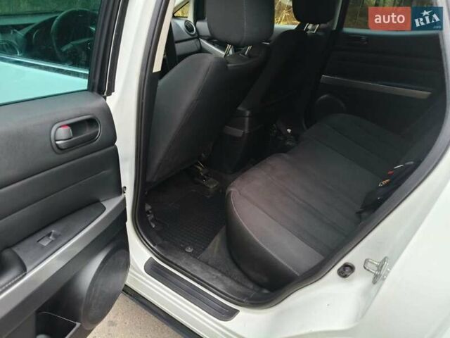 Белый Мазда СХ-7, объемом двигателя 2.18 л и пробегом 168 тыс. км за 10600 $, фото 24 на Automoto.ua