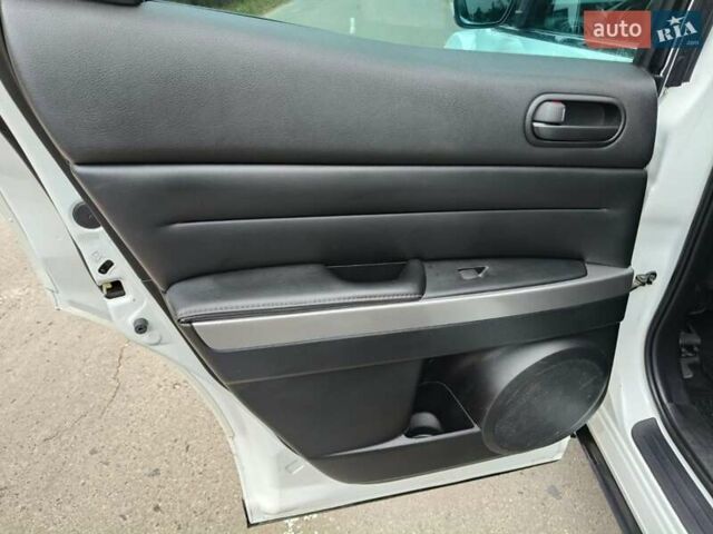 Белый Мазда СХ-7, объемом двигателя 2.18 л и пробегом 168 тыс. км за 10600 $, фото 29 на Automoto.ua