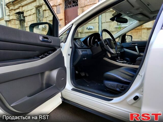 Белый Мазда СХ-7, объемом двигателя 2.3 л и пробегом 173 тыс. км за 9500 $, фото 4 на Automoto.ua