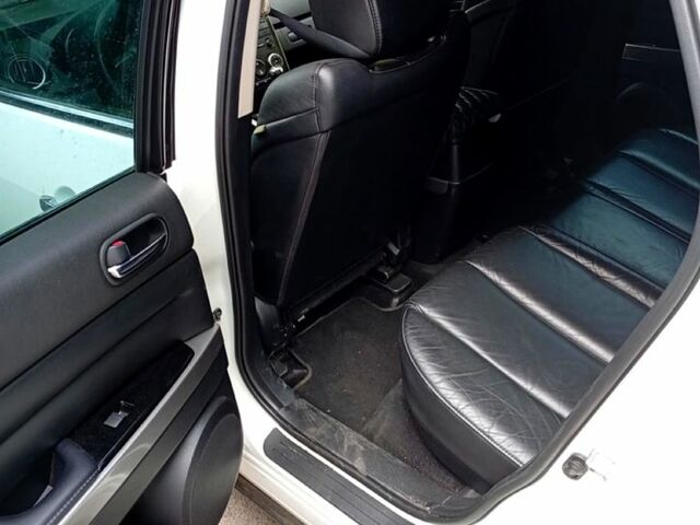 Белый Мазда СХ-7, объемом двигателя 2.3 л и пробегом 175 тыс. км за 8000 $, фото 2 на Automoto.ua