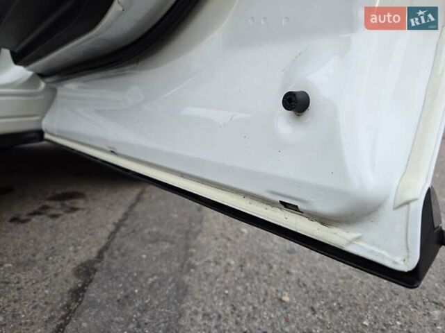 Білий Мазда СХ-7, об'ємом двигуна 2.26 л та пробігом 187 тис. км за 7200 $, фото 43 на Automoto.ua