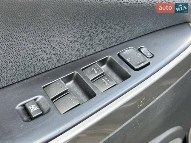Черный Мазда СХ-7, объемом двигателя 2.26 л и пробегом 116 тыс. км за 7200 $, фото 12 на Automoto.ua