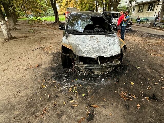 Черный Мазда СХ-7, объемом двигателя 2.3 л и пробегом 150 тыс. км за 2500 $, фото 9 на Automoto.ua