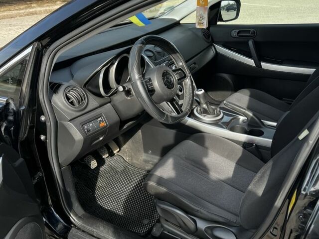 Черный Мазда СХ-7, объемом двигателя 2.3 л и пробегом 220 тыс. км за 7000 $, фото 17 на Automoto.ua