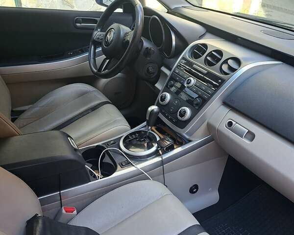 Черный Мазда СХ-7, объемом двигателя 2.3 л и пробегом 103 тыс. км за 6500 $, фото 4 на Automoto.ua