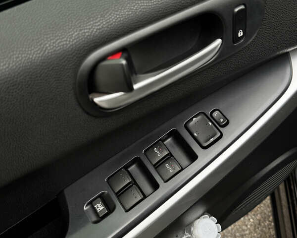 Черный Мазда СХ-7, объемом двигателя 2.3 л и пробегом 137 тыс. км за 7700 $, фото 14 на Automoto.ua