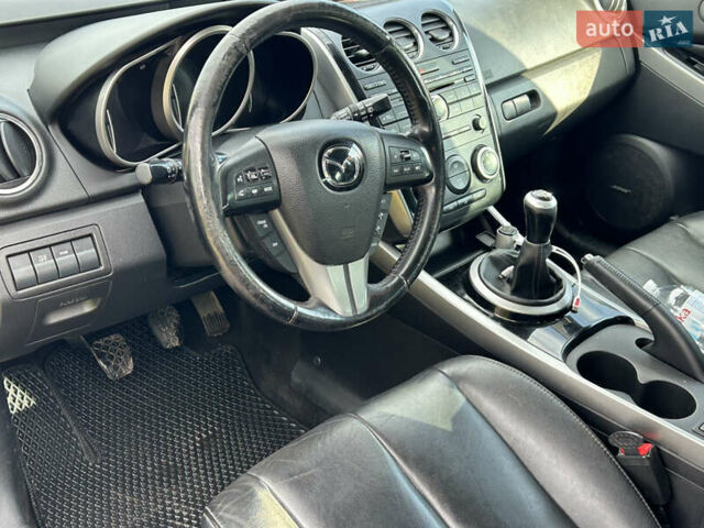 Черный Мазда СХ-7, объемом двигателя 2.2 л и пробегом 211 тыс. км за 9950 $, фото 14 на Automoto.ua