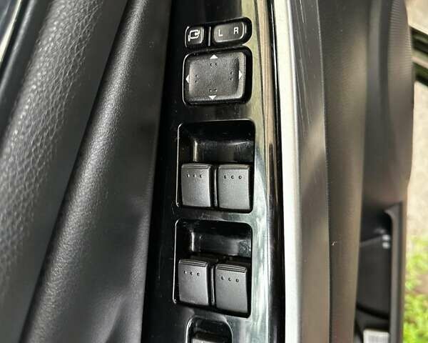 Черный Мазда СХ-7, объемом двигателя 2.2 л и пробегом 221 тыс. км за 11000 $, фото 9 на Automoto.ua