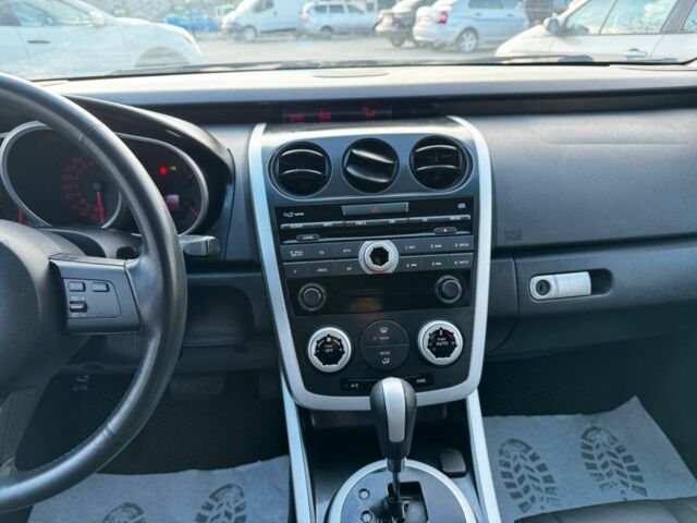 Красный Мазда СХ-7, объемом двигателя 2.3 л и пробегом 195 тыс. км за 7500 $, фото 11 на Automoto.ua