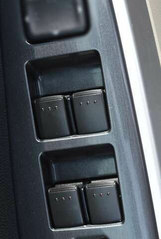 Мазда СХ-7, объемом двигателя 2.3 л и пробегом 159 тыс. км за 7700 $, фото 22 на Automoto.ua