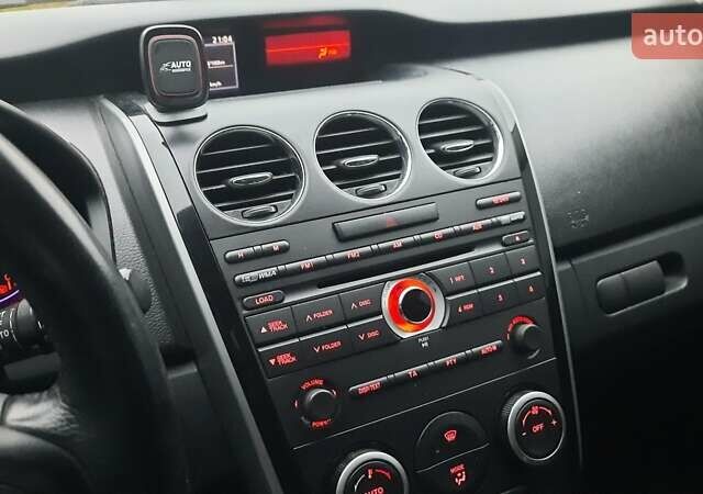 Серый Мазда СХ-7, объемом двигателя 2.2 л и пробегом 230 тыс. км за 8000 $, фото 4 на Automoto.ua