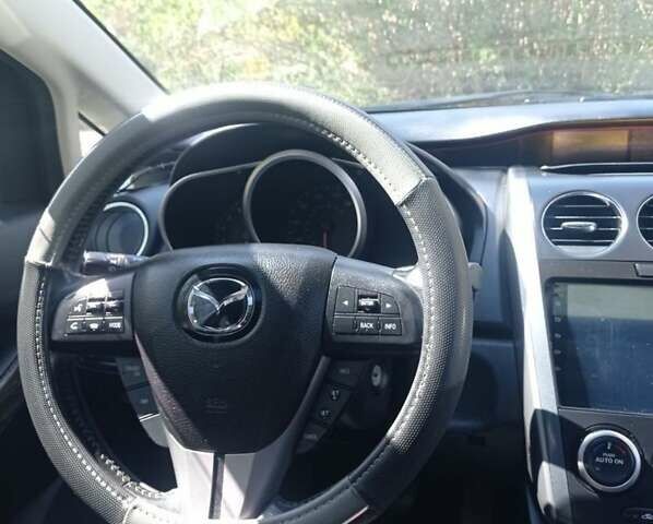 Серый Мазда СХ-7, объемом двигателя 2.5 л и пробегом 210 тыс. км за 8000 $, фото 4 на Automoto.ua