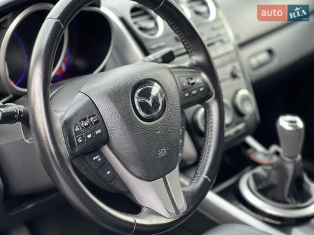 Серый Мазда СХ-7, объемом двигателя 2.18 л и пробегом 240 тыс. км за 11000 $, фото 4 на Automoto.ua