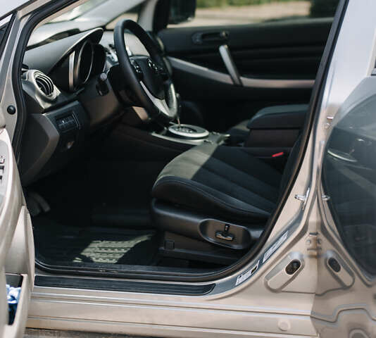 Мазда СХ-7 2011 в Умани на Automoto.ua Серый Мазда СХ-7, объемом двигателя 2.5 л и пробегом 153 тыс. км за 11500 $, фото 9 на Automoto.ua