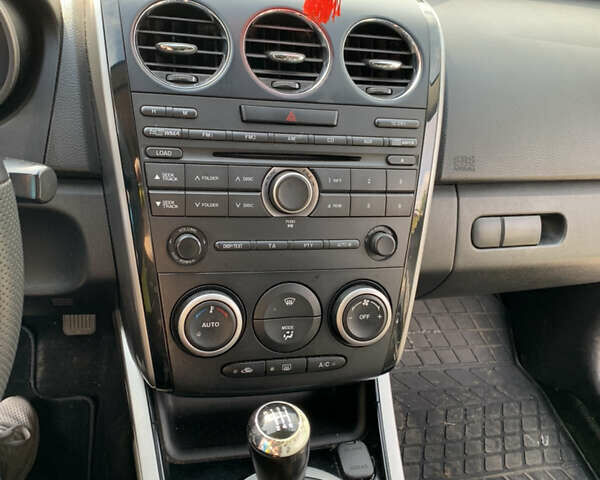 Синий Мазда СХ-7, объемом двигателя 2.2 л и пробегом 171 тыс. км за 9000 $, фото 4 на Automoto.ua