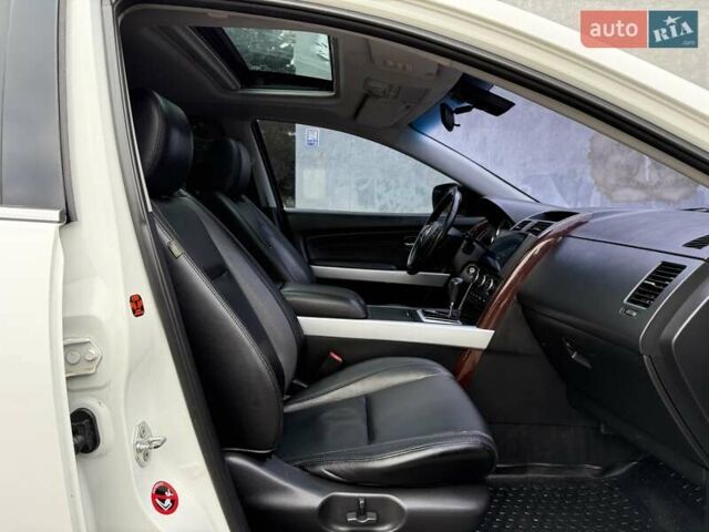 Белый Мазда СХ-9, объемом двигателя 3.73 л и пробегом 250 тыс. км за 7999 $, фото 37 на Automoto.ua