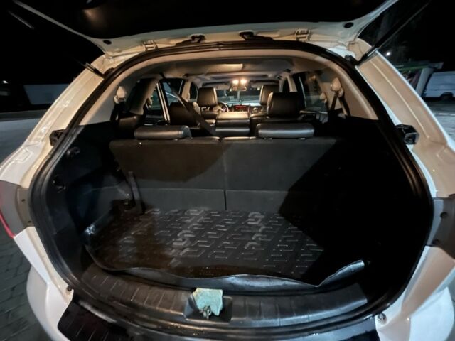 Білий Мазда СХ-9, об'ємом двигуна 3.7 л та пробігом 235 тис. км за 7900 $, фото 11 на Automoto.ua