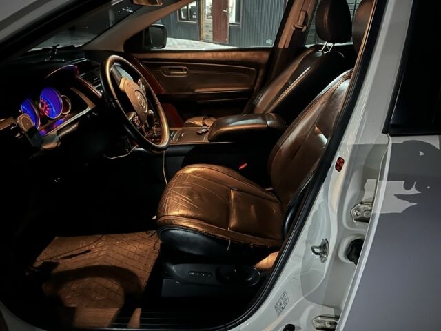 Білий Мазда СХ-9, об'ємом двигуна 3.7 л та пробігом 235 тис. км за 7900 $, фото 9 на Automoto.ua