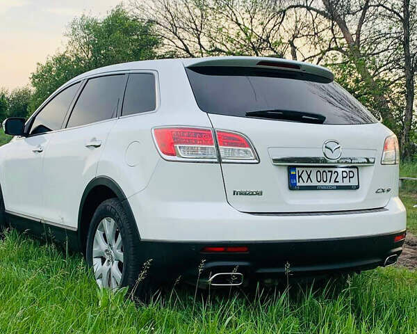 Белый Мазда СХ-9, объемом двигателя 3.7 л и пробегом 189 тыс. км за 10900 $, фото 10 на Automoto.ua
