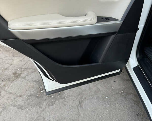 Белый Мазда СХ-9, объемом двигателя 3.73 л и пробегом 260 тыс. км за 15000 $, фото 9 на Automoto.ua