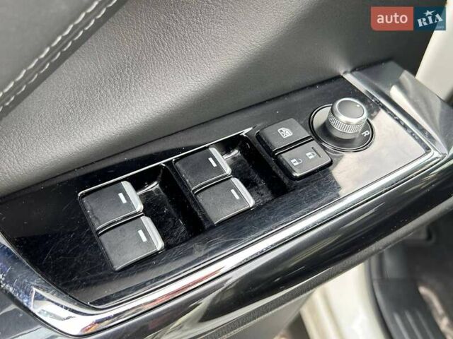 Білий Мазда СХ-9, об'ємом двигуна 2.49 л та пробігом 132 тис. км за 21700 $, фото 12 на Automoto.ua