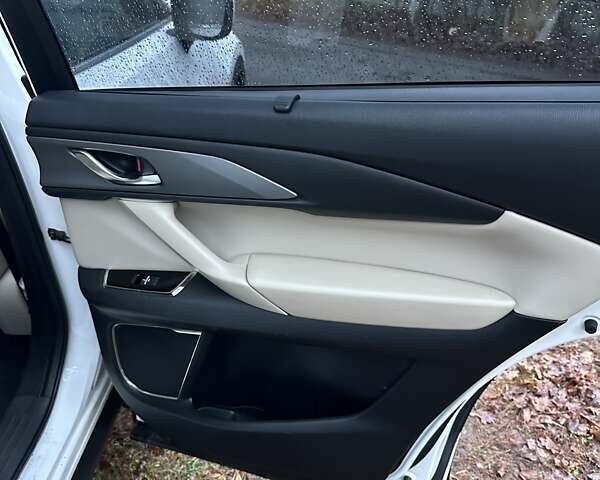 Білий Мазда СХ-9, об'ємом двигуна 2.49 л та пробігом 157 тис. км за 21900 $, фото 17 на Automoto.ua