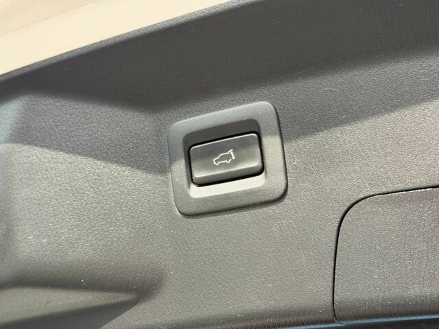 Белый Мазда СХ-9, объемом двигателя 2.5 л и пробегом 128 тыс. км за 22000 $, фото 9 на Automoto.ua