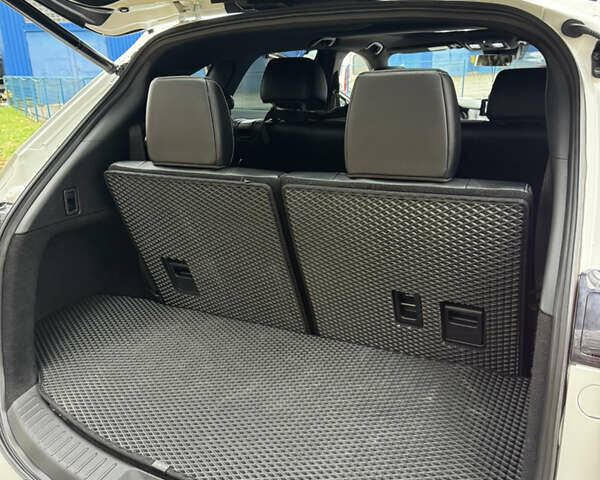 Белый Мазда СХ-9, объемом двигателя 2.49 л и пробегом 79 тыс. км за 32000 $, фото 32 на Automoto.ua